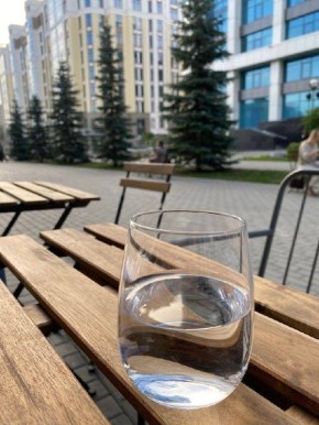 Не забывайте о воде: секреты увлажнения в знойную жару