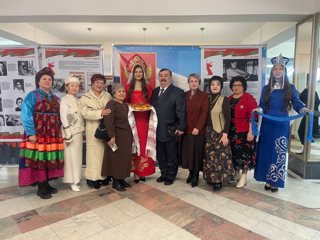 В преддверии самого тёплого международного праздника Дня матери в Городском Дворце детского (юношеского) творчества прошел в рамках реализации проекта «Трудовые подвиги женщин проекта» фестиваль военной песни и танца «Это... В преддверии самого тёплого международного праздника Дня матери в Городском Дворце детского (юношеского) творчества прошел в рамках реализации проекта «Трудовые подвиги женщин проекта» фестиваль военной песни и танца «Это...