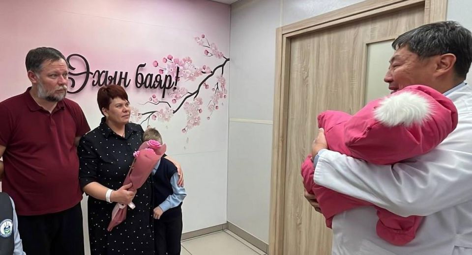 Аист принес: настоятель Покровского храма Улан-Удэ в седьмой раз стал папой