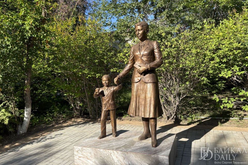 В Бурятии за год 19 педагогов начали работать в районах благодаря программе «Земский учитель», которая является частью нацпроекта «Молодёжь и дети»