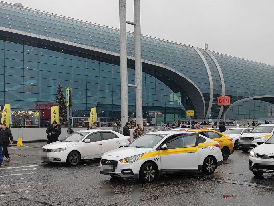 Женщины России предпочитают ездить в командировки в Москву и Санкт – Петербург