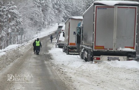 На трассе «Байкал» продолжаются дикие заторы