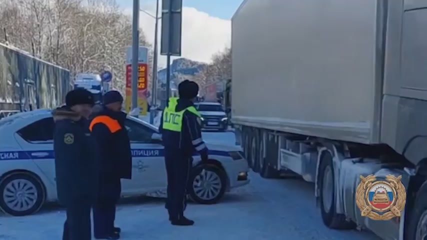 На автодороге Р-258 «Байкал» на границе Бурятии и Иркутской области образовалась 85-километровая пробка