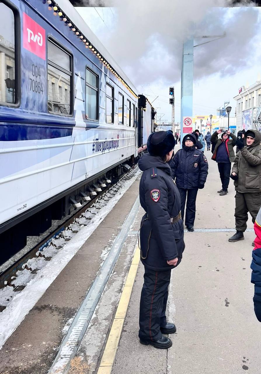 В минувшее воскресенье столицу Бурятии посетил Поезд Деда Мороза В минувшее воскресенье столицу Бурятии посетил Поезд Деда Мороза