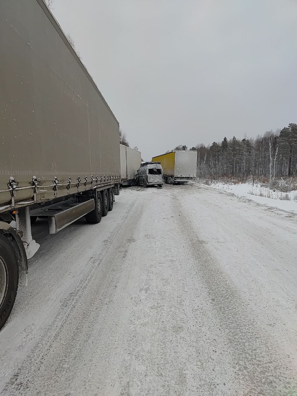 Прокуратура Кабанского района контролирует установление обстоятельств дорожно-транспортного происшествия с участием трех автомобилей