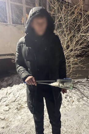 В Улан-Удэ мужчина хотел забросить «подарок» в колонию с помощью арбалета