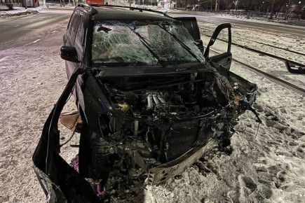 Устроившего в Улан-Удэ гонки с преследованием пьяного водителя иномарки остановила электроопора