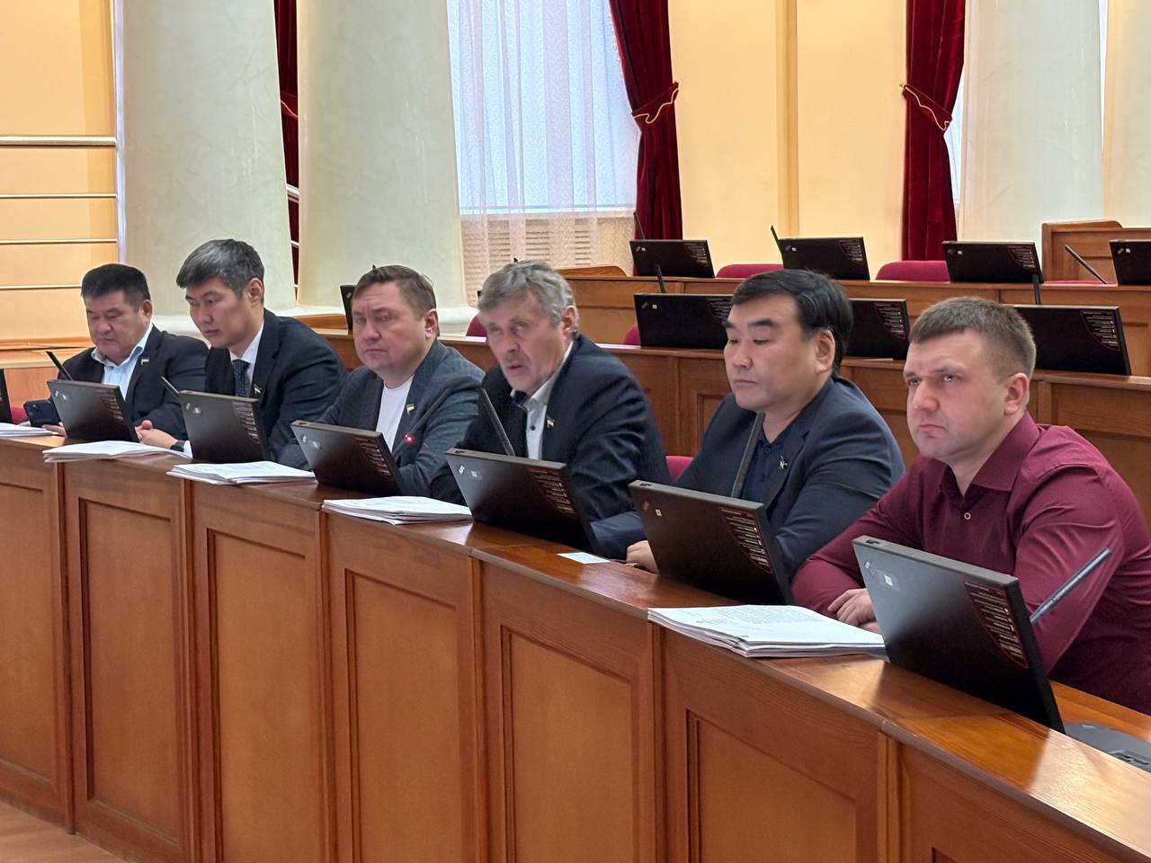 Вопросы предстоящей сессии на своем заседании рассмотрели депутаты Комитета Народного Хурала по экономической политике, природопользованию и экологии Вопросы предстоящей сессии на своем заседании рассмотрели депутаты Комитета Народного Хурала по экономической политике, природопользованию и экологии