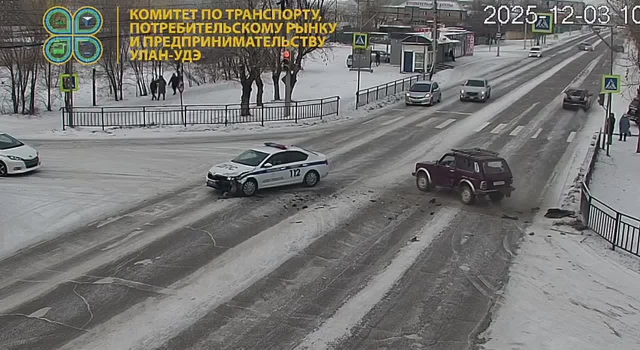 В Улан-Удэ произошло ДТП с участием автомобиля ГАИ