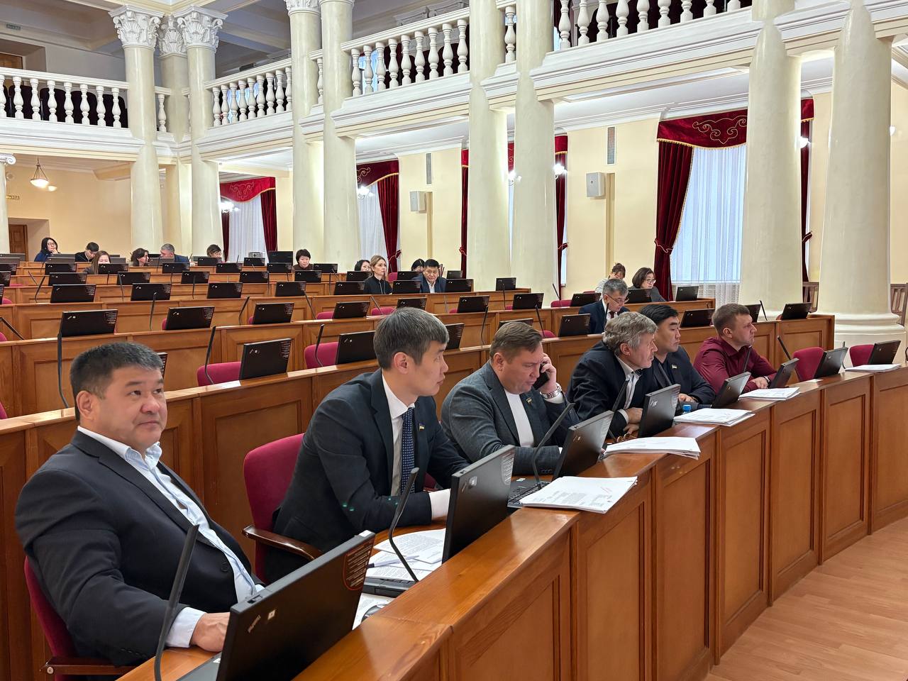 Вопросы предстоящей сессии на своем заседании рассмотрели депутаты Комитета Народного Хурала по экономической политике, природопользованию и экологии Вопросы предстоящей сессии на своем заседании рассмотрели депутаты Комитета Народного Хурала по экономической политике, природопользованию и экологии