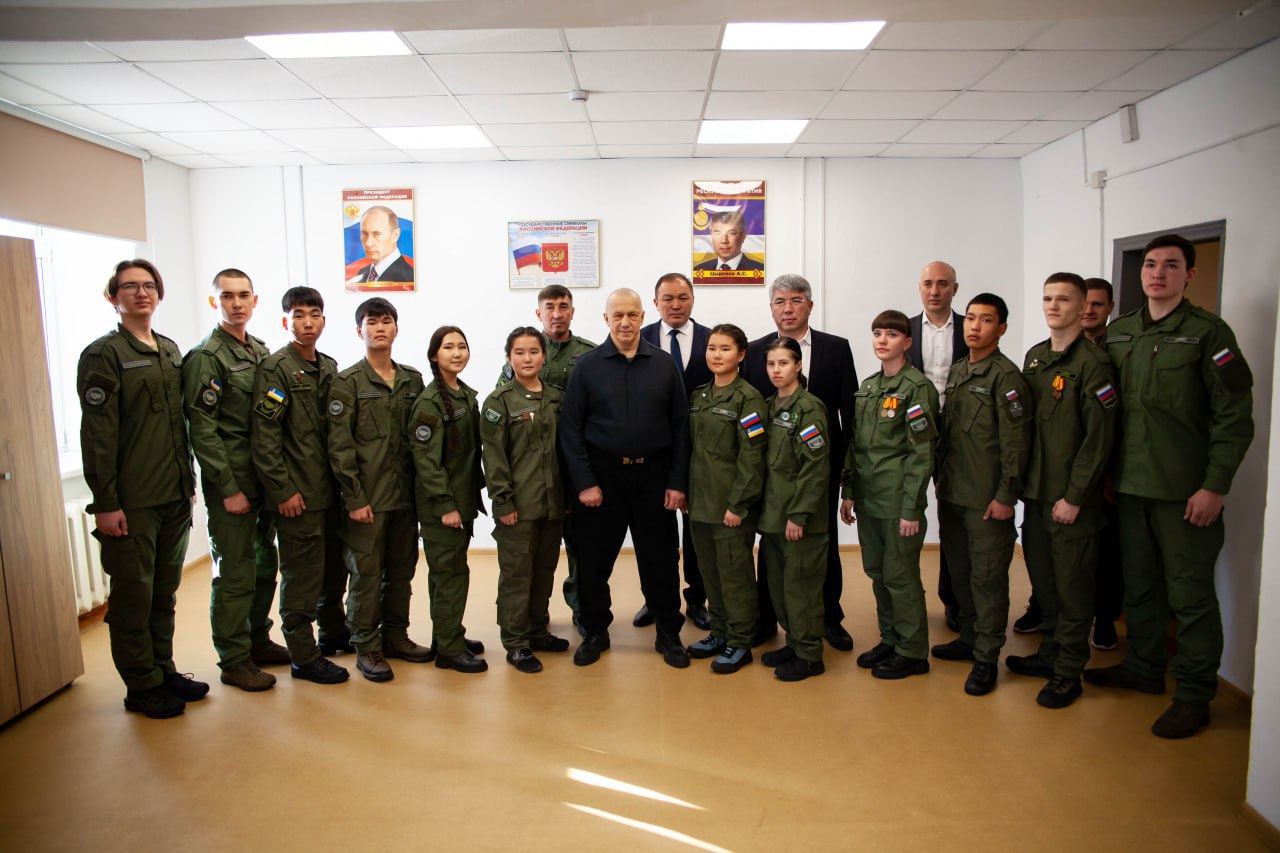 Юрий Трутнев посетил филиал Центра «ВОИН» в Улан-Удэ Юрий Трутнев посетил филиал Центра «ВОИН» в Улан-Удэ