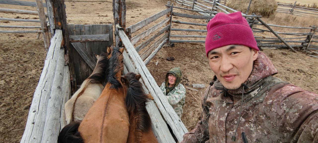 Участник СВО Пунцык Иванов получил грант на развитие табунного коневодства Участник СВО Пунцык Иванов получил грант на развитие табунного коневодства