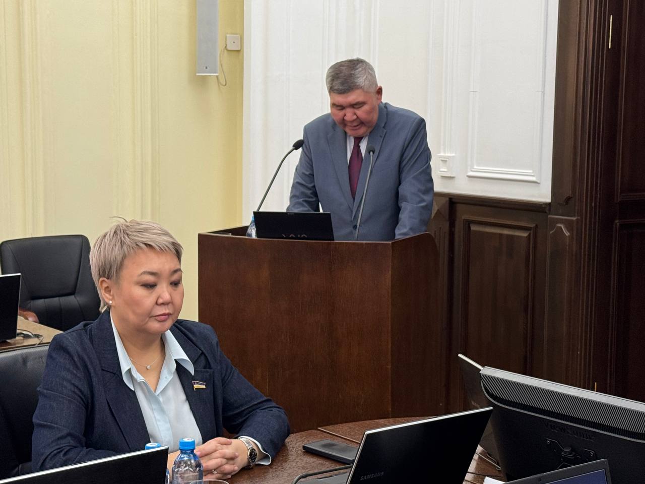 Сегодня в Народном Хурале республики обсудили защиту прав граждан с инвалидностью, в частности, по обеспечению их доступной средой Сегодня в Народном Хурале республики обсудили защиту прав граждан с инвалидностью, в частности, по обеспечению их доступной средой