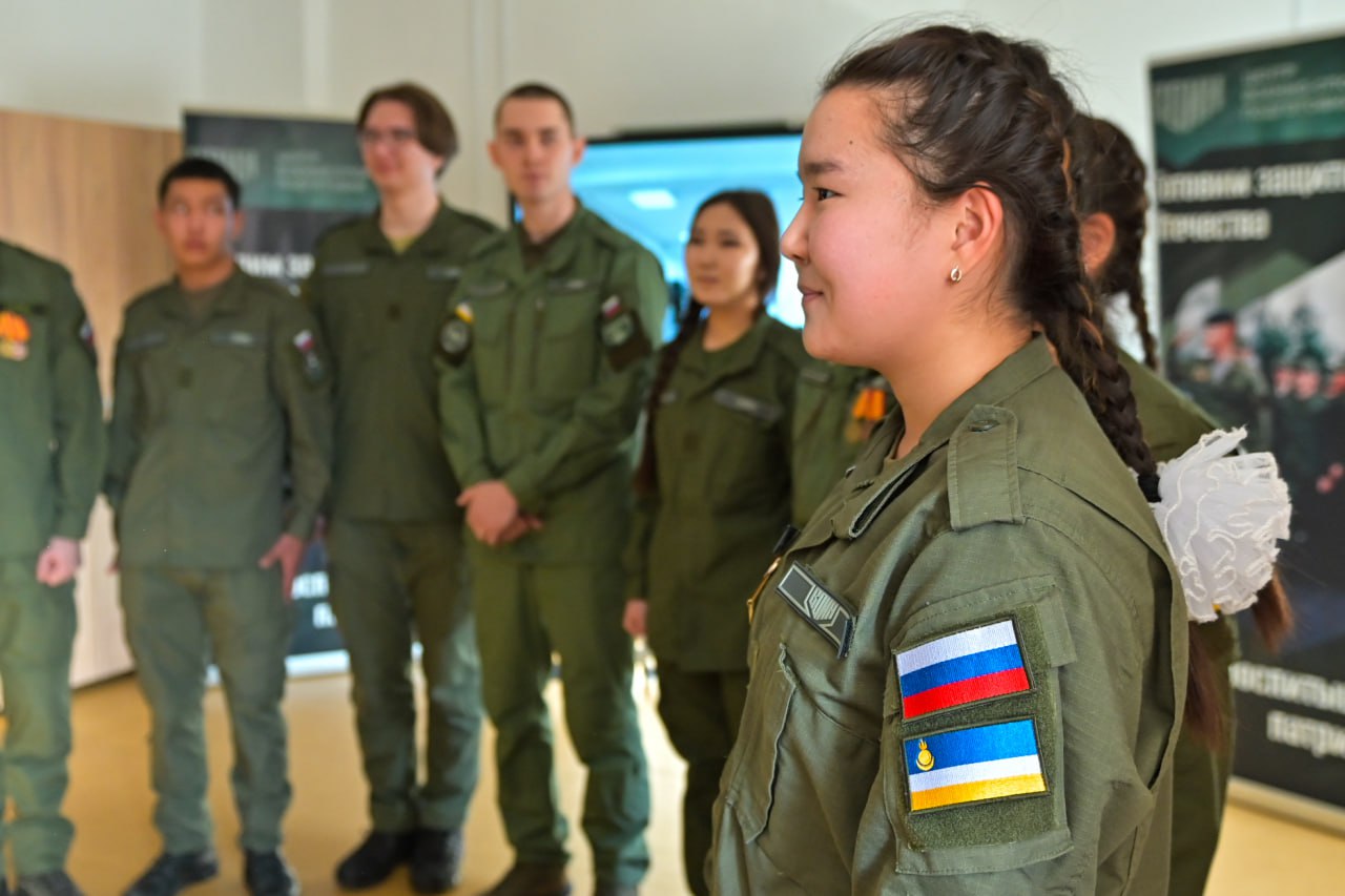 Юрий Трутнев посетил филиал Центра «ВОИН» в Бурятии Юрий Трутнев посетил филиал Центра «ВОИН» в Бурятии