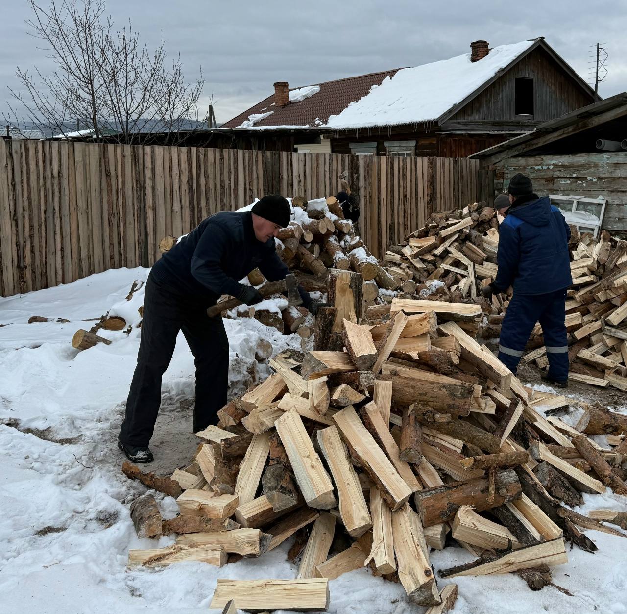 В Бурятии судебные приставы помогли родным своего коллеги Максима Кузнецова, погибшего на специальной военной операции