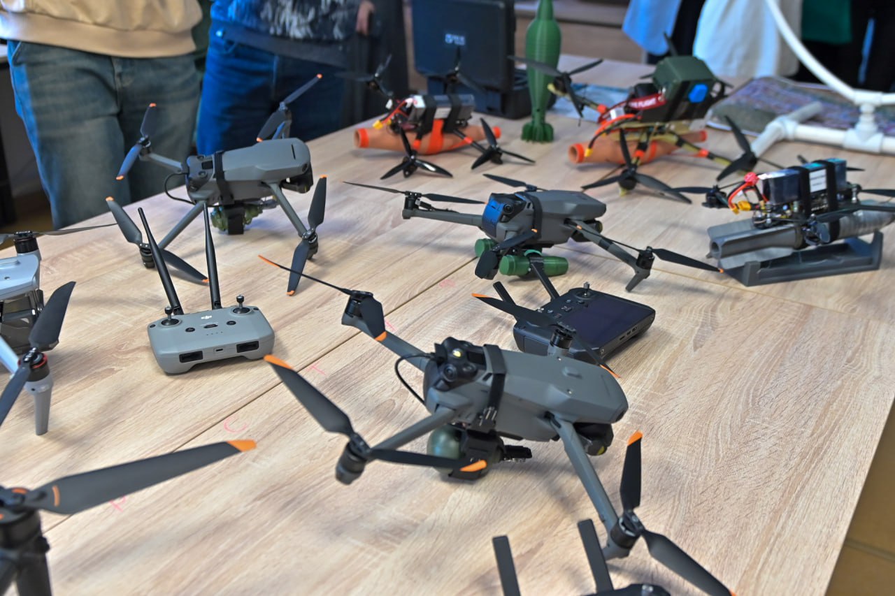 Юрий Трутнев посетил филиал Центра «ВОИН» в Бурятии Юрий Трутнев посетил филиал Центра «ВОИН» в Бурятии