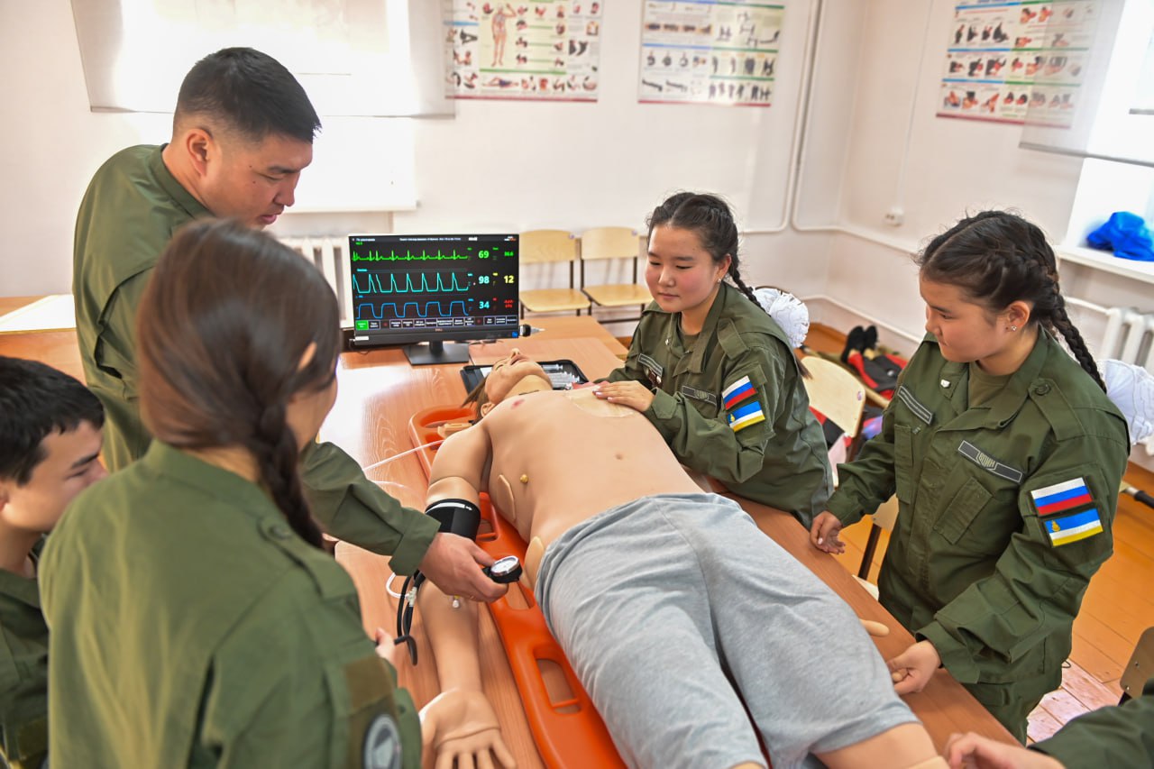 Юрий Трутнев посетил филиал Центра «ВОИН» в Улан-Удэ Юрий Трутнев посетил филиал Центра «ВОИН» в Улан-Удэ