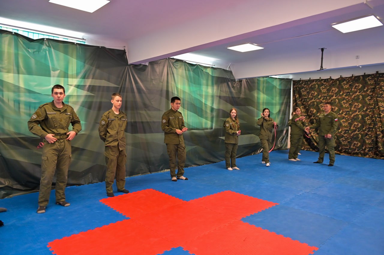 Юрий Трутнев посетил филиал Центра «ВОИН» в Бурятии Юрий Трутнев посетил филиал Центра «ВОИН» в Бурятии