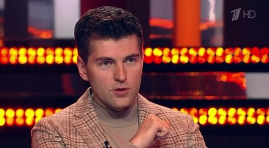 Лариса Долина вернет покупательнице деньги за квартиру