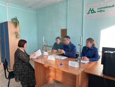 Прокуратура Джидинского района провела прием граждан в отделе социальной защиты