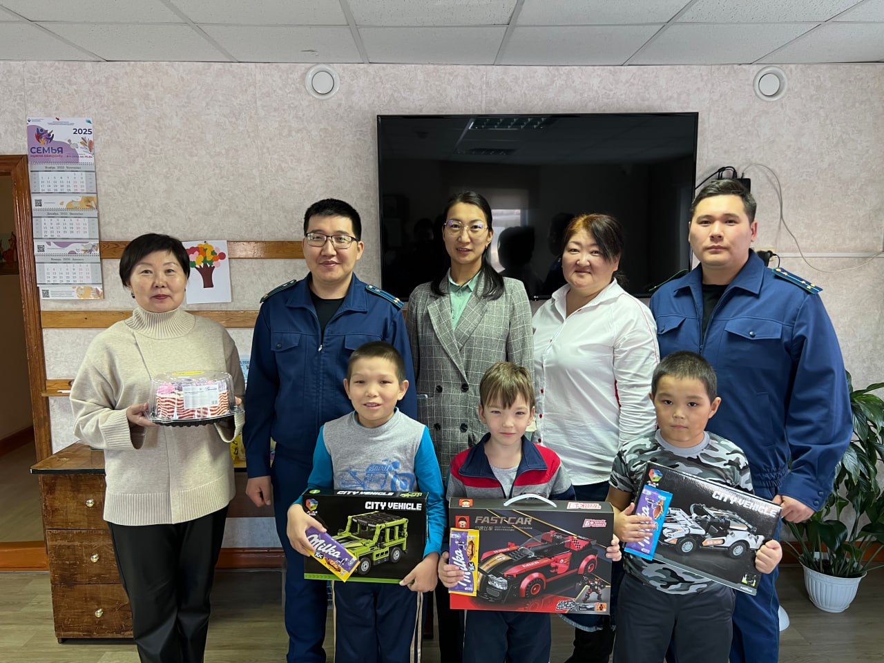 Прокуратура Окинского района навестила воспитанников социально - реабилитационного центра для несовершеннолетних Прокуратура Окинского района навестила воспитанников социально - реабилитационного центра для несовершеннолетних