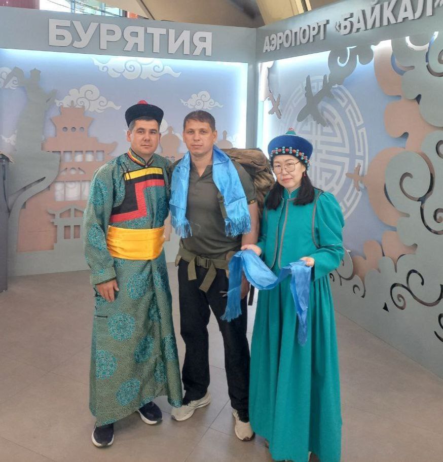 Сегодня, в День Героев Отечества, мы чествуем тех, кто своей храбростью, самоотверженностью и преданностью Родине заслужил высшие знаки отличия Сегодня, в День Героев Отечества, мы чествуем тех, кто своей храбростью, самоотверженностью и преданностью Родине заслужил высшие знаки отличия