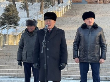 Сегодня у мемориала Победы в Улан-Удэ состоялся митинг, посвященный Дню Героев Отечества