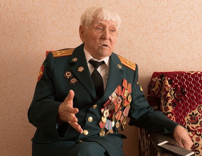 102 года исполнилось жителю Улан-Удэ, ветерану Великой Отечественной войны Ивану Тимофеевичу Голощапову!