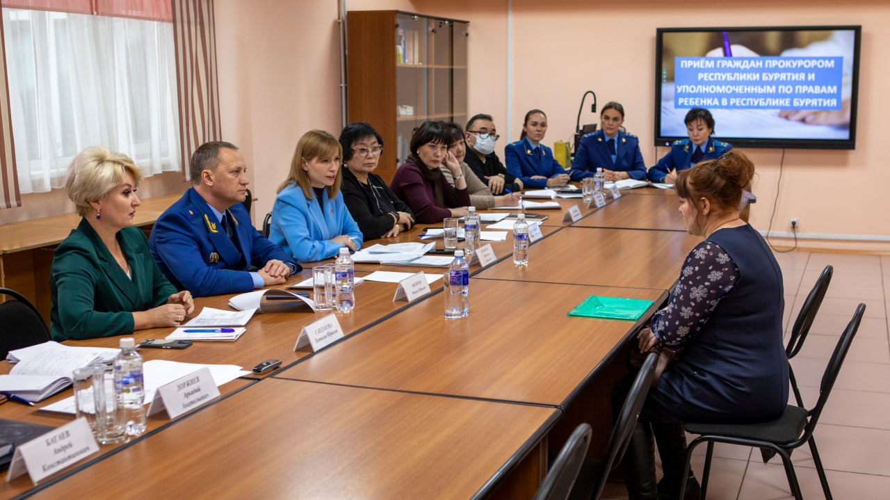 Прокурор республики обсудил проблемы травли и конфликтов в образовательных организациях Прокурор республики обсудил проблемы травли и конфликтов в образовательных организациях