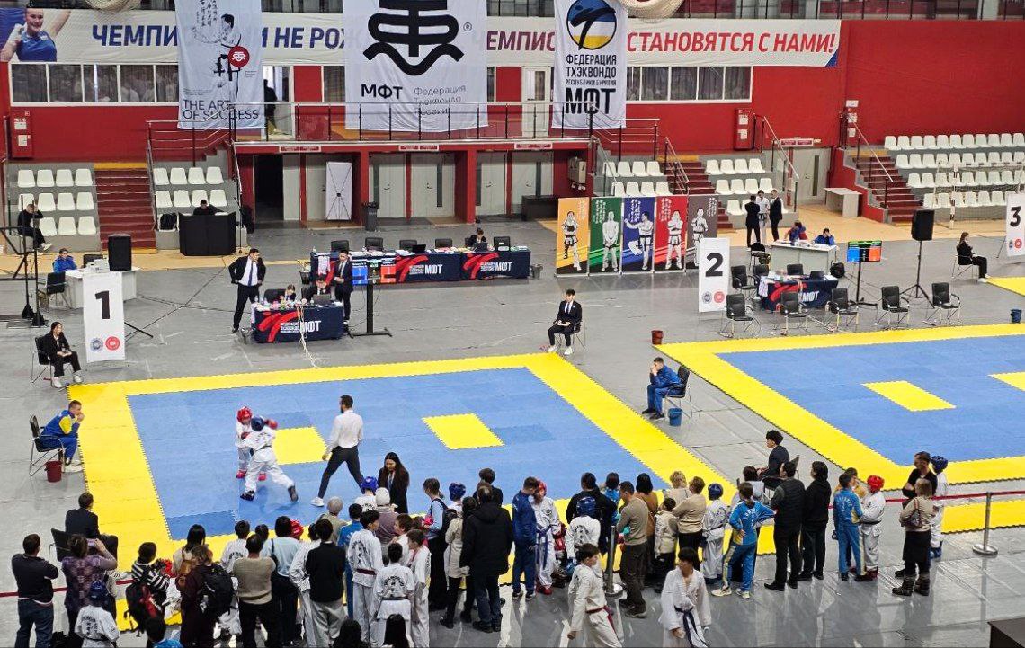 Сегодня в ФСК г. Улан-Удэ проходят Чемпионат и первенство Республики Бурятия по тхэквондо МФТ