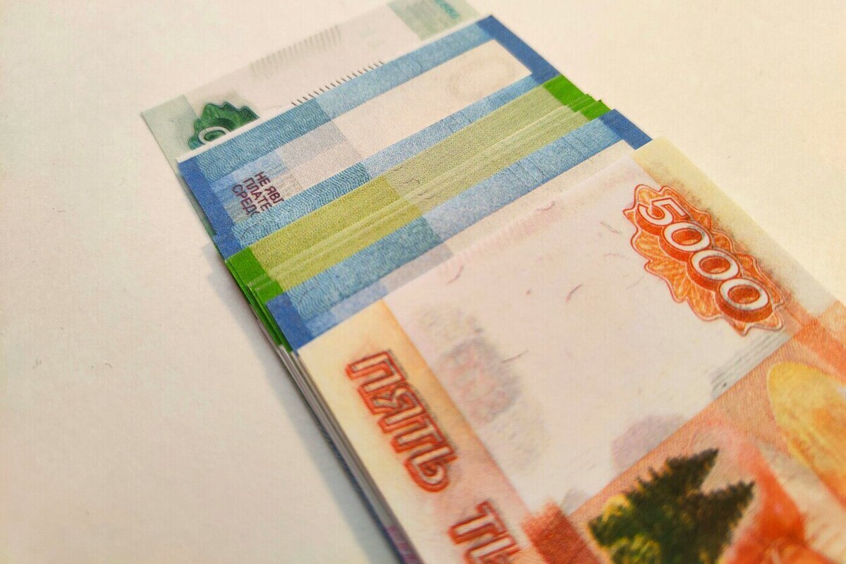 В Улан-Удэ хитрый начальник поплатился за обман сотрудницы-подростка