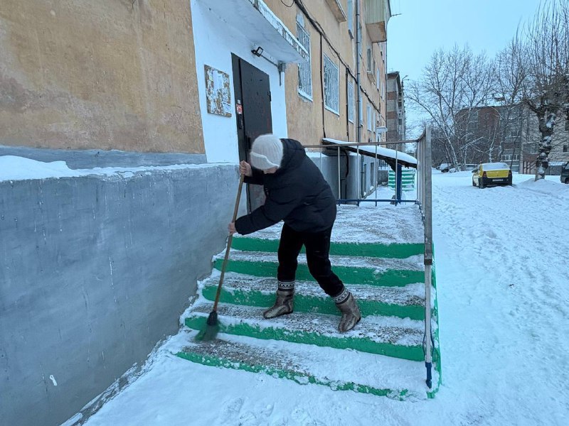 ТОСовцы Улан-Удэ помогли расчищать дворы и улицы ТОСовцы Улан-Удэ помогли расчищать дворы и улицы