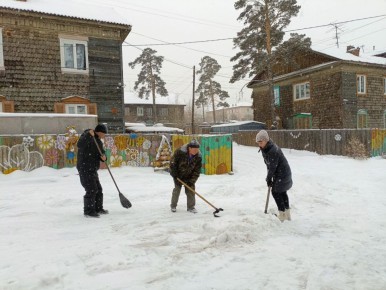ТОСовцы Улан-Удэ помогли расчищать дворы и улицы