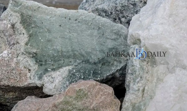 Нефрит весом в тонну оказался никому не нужен