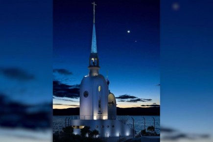 На берегу Байкала в Бурятии строят часовню-маяк в виде корабля