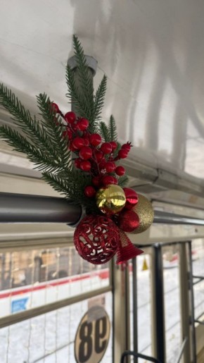 В Улан-Удэ запустили праздничный трамвай с новогодними украшениями