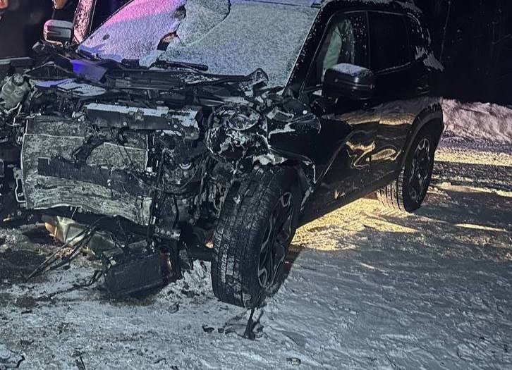 В результате лобового столкновения «Тойоты Виста» и «Хаввала» погибли водитель и два пассажира «Тойоты»