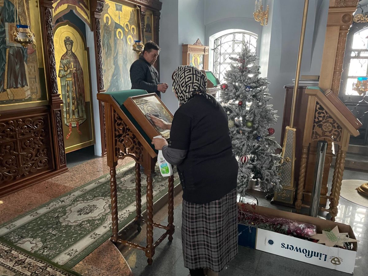 Храмы Улан-Удэ готовят к встрече Рождества Христова Храмы Улан-Удэ готовят к встрече Рождества Христова