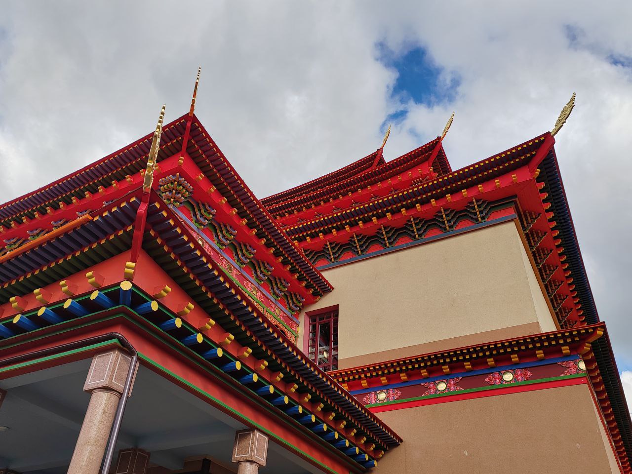 Председатель Народного Хурала Владимир Павлов выразил глубокие соболезнования коллеге по депутатскому корпусу