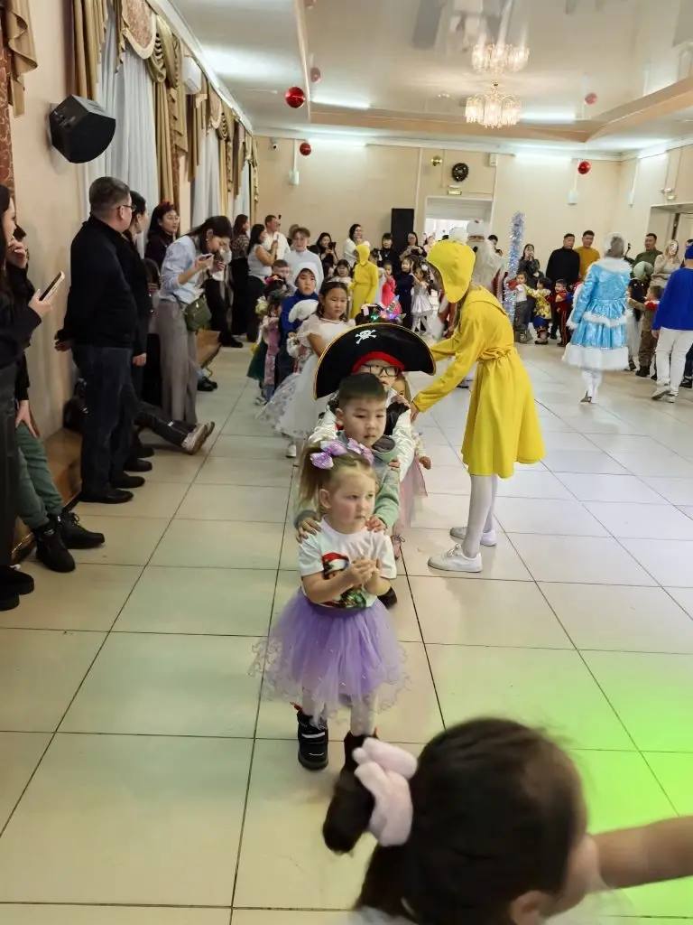 Новогодняя ёлка для детей сотрудников полиции состоялась в Улан-Удэ