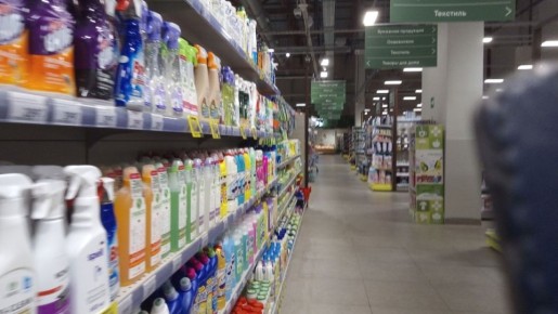 Как быстро и эффективно очистить натяжной потолок: простые рекомендации