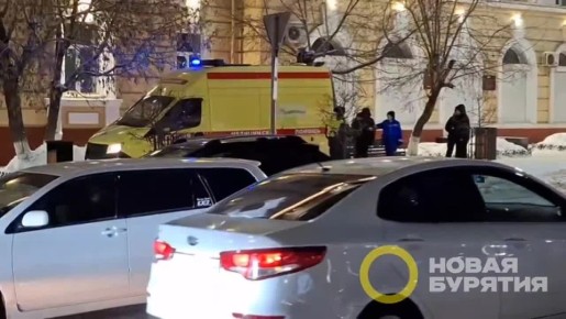 Ребенок попал под колеса машины на площади Советов