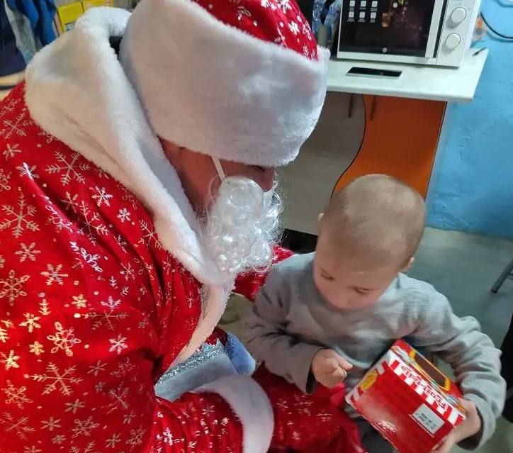 Сотрудники полиции Джидинского района поздравили семьи в рамках акции «Полицейский Дед Мороз» Сотрудники полиции Джидинского района поздравили семьи в рамках акции «Полицейский Дед Мороз»