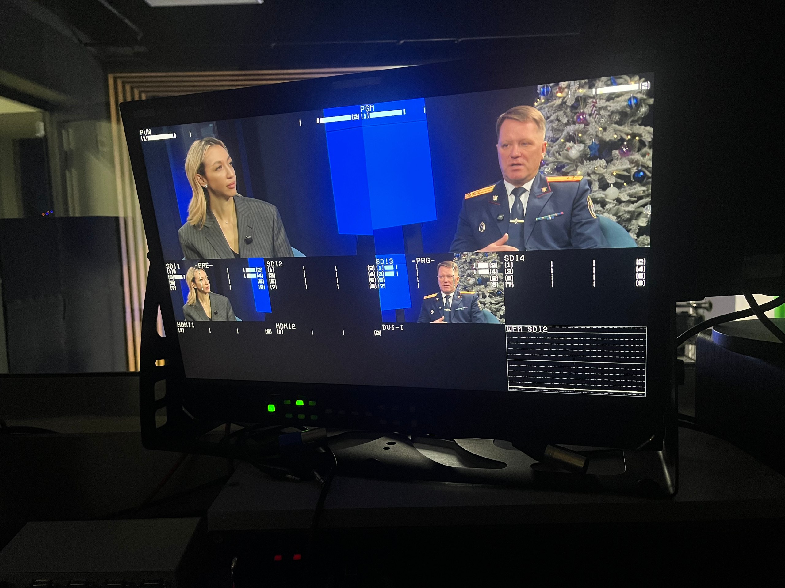 К 15-летию со дня образования Следственного комитета Российской Федерации на телеканале «АТВ» в передаче «Актуальная тема» руководитель следственного управления по Республике Бурятия Евгений Вячеславович Лагацкий во время... К 15-летию со дня образования Следственного комитета Российской Федерации на телеканале «АТВ» в передаче «Актуальная тема» руководитель следственного управления по Республике Бурятия Евгений Вячеславович Лагацкий во время...