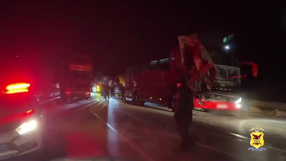 Автобус с вахтовиками врезался в большегруз на федеральной трассе «Чита-Хабаровск»