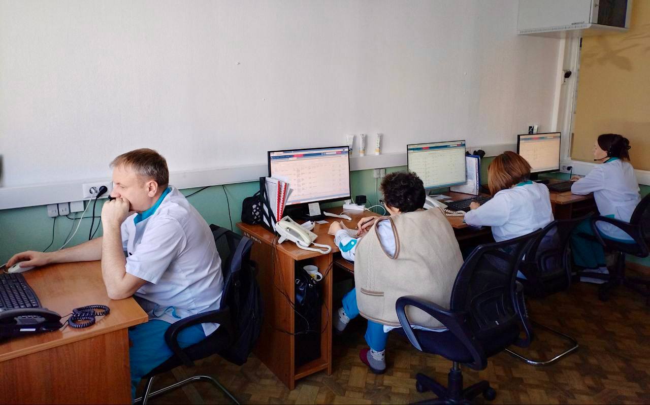 Депутаты Комитета Народного Хурала Бурятии по социальной политике под председательством Игоря Марковца провели сегодня выездное заседание на Станции скорой медицинской помощи г. Улан-Удэ Депутаты Комитета Народного Хурала Бурятии по социальной политике под председательством Игоря Марковца провели сегодня выездное заседание на Станции скорой медицинской помощи г. Улан-Удэ