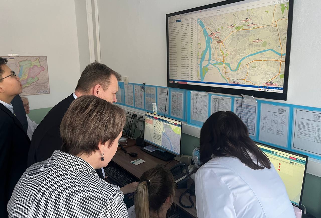 Депутаты Комитета Народного Хурала Бурятии по социальной политике под председательством Игоря Марковца провели сегодня выездное заседание на Станции скорой медицинской помощи г. Улан-Удэ Депутаты Комитета Народного Хурала Бурятии по социальной политике под председательством Игоря Марковца провели сегодня выездное заседание на Станции скорой медицинской помощи г. Улан-Удэ