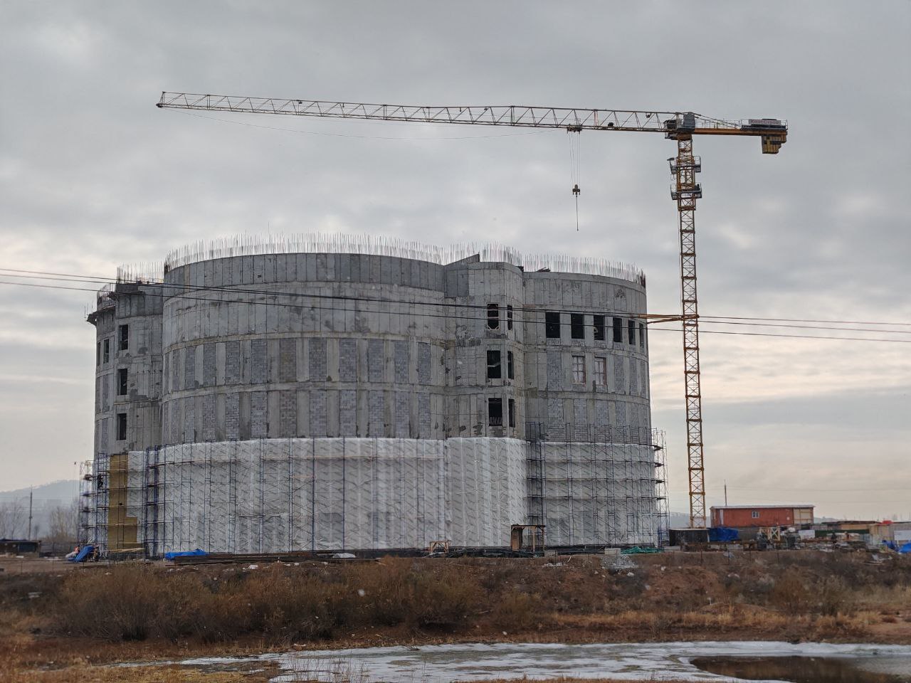 Прокуратура Советского района Улан-Удэ установила факты игнорирования трудового законодательства при возведении здания Национального музея Бурятии, сообщили в прокуратуре республики