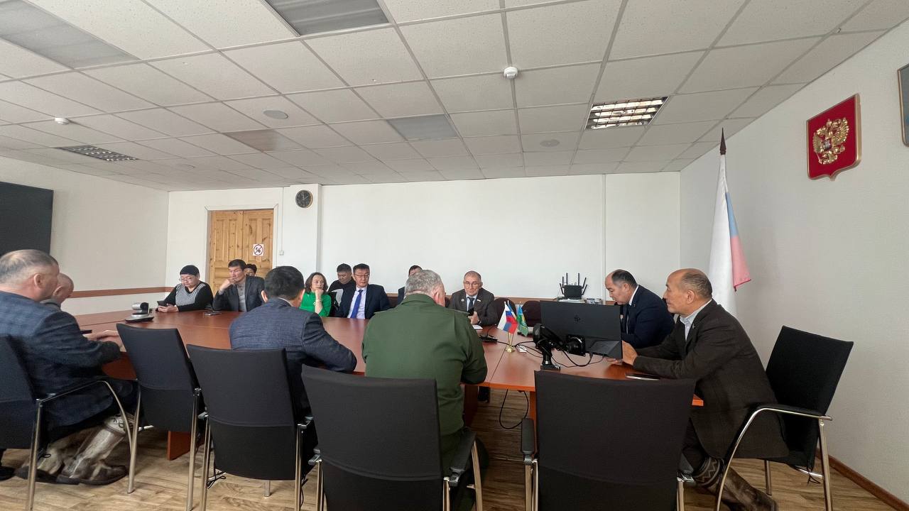 Заместитель Председателя Народного Хурала Республики Бурятия Баир Гармаев сегодня работает в Курумканском районе Заместитель Председателя Народного Хурала Республики Бурятия Баир Гармаев сегодня работает в Курумканском районе