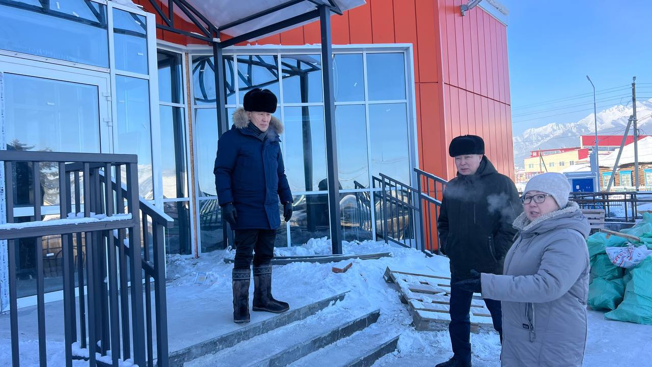 Заместитель Председателя Народного Хурала Республики Бурятия Баир Гармаев сегодня работает в Курумканском районе